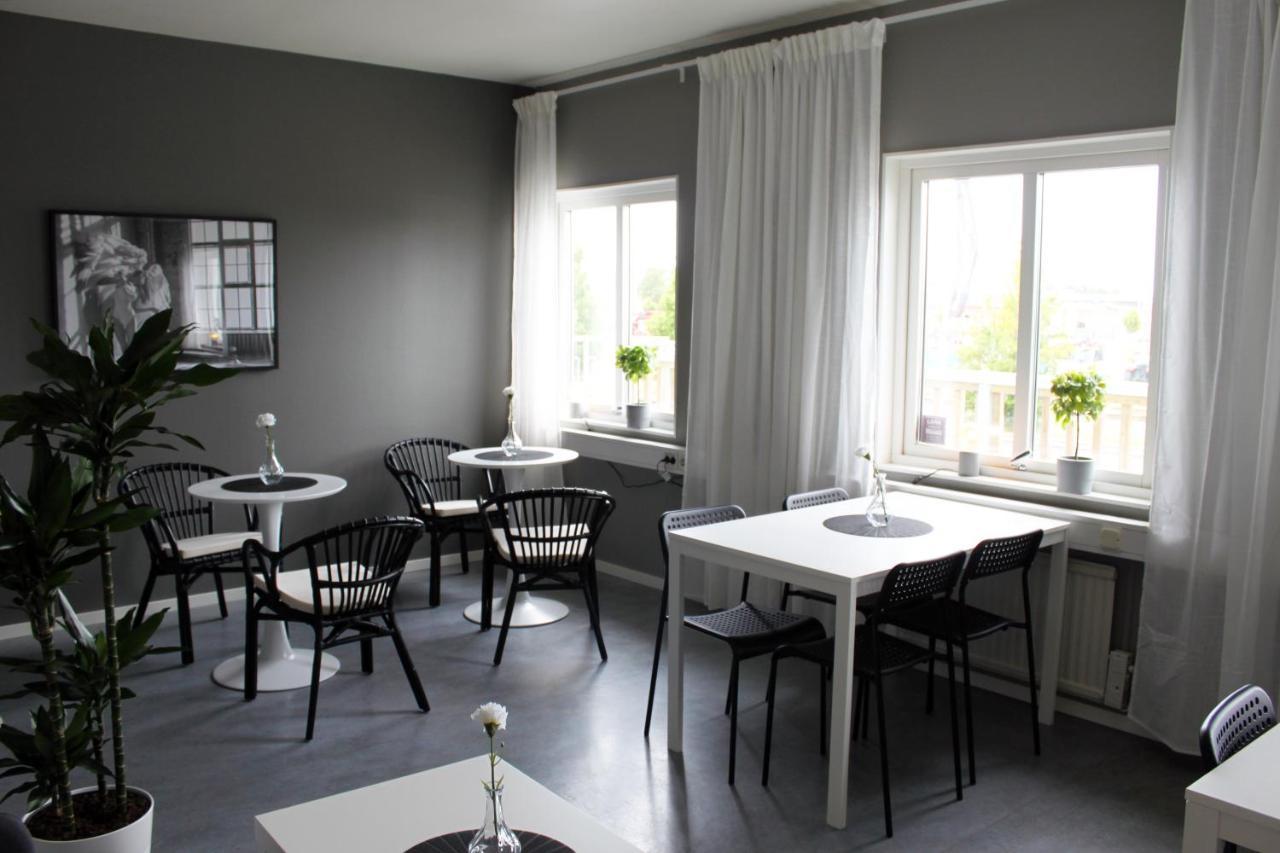 De La Gardie Park Vandrarhem Hostel Lidköping Kültér fotó